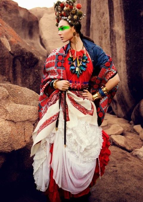 Aquarius Full Moon: The Aquarian Stands Apart